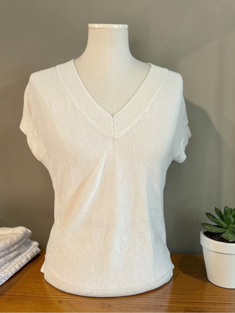 BODEN 100% White Linen Short Sleeve Lightweight Sweater Top Minimalist size 2